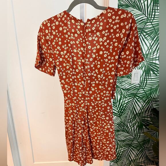 Madewell Wrap Front Romper in Daisy Field 00 - Picture 5 of 9